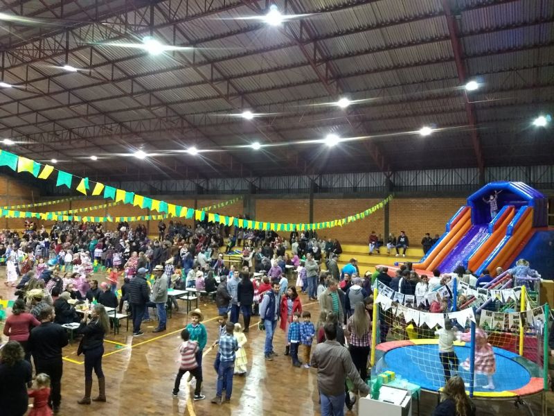 FESTA JUNINA - ESCOLA MUN. DONA LEOPOLDINA - QUATRO PONTES