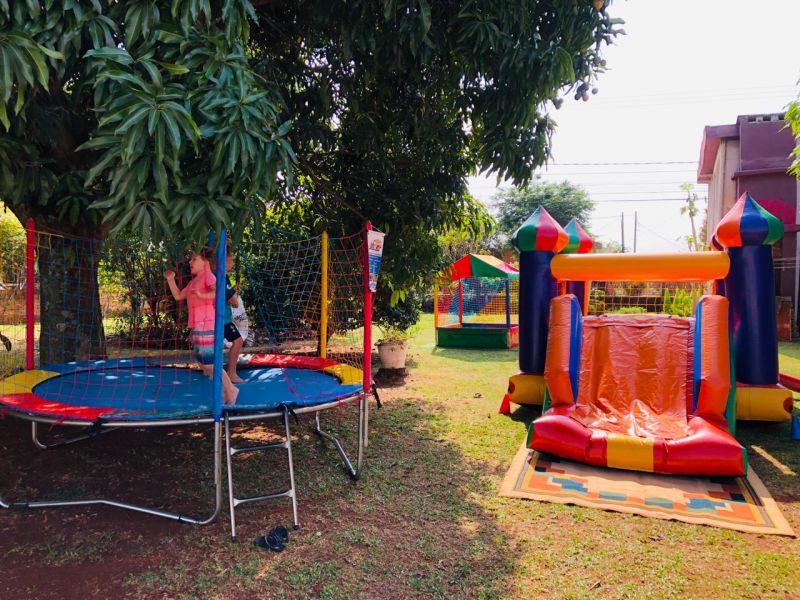 BRINCANDO EM CASA