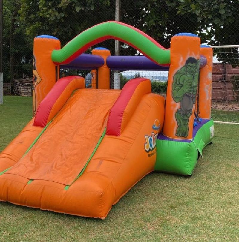 CASTELO COM ESCORREGADOR - PERSONAGENS