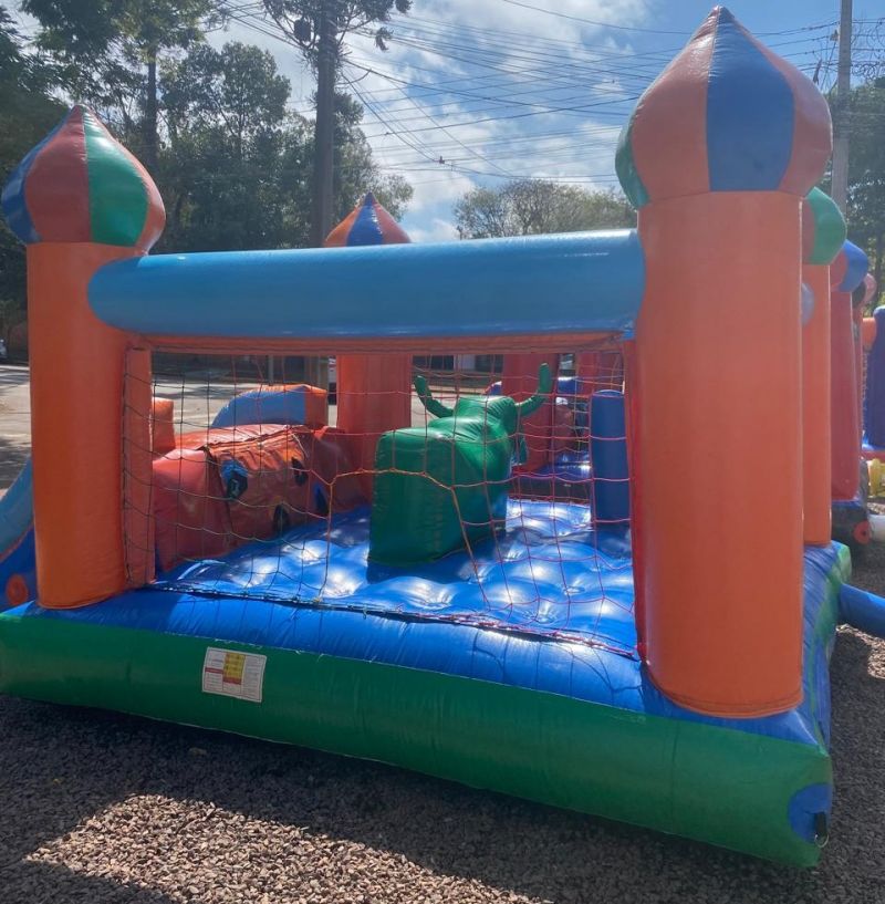 CASTELO COM ESCORREGADOR - TOURINHO 